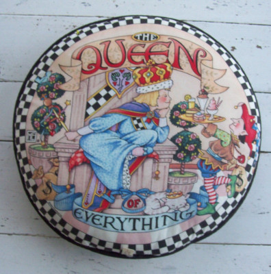 Mary Engelbreit Queen of Everything 16-Inch Round Pillow w/ Polyester Stuffing