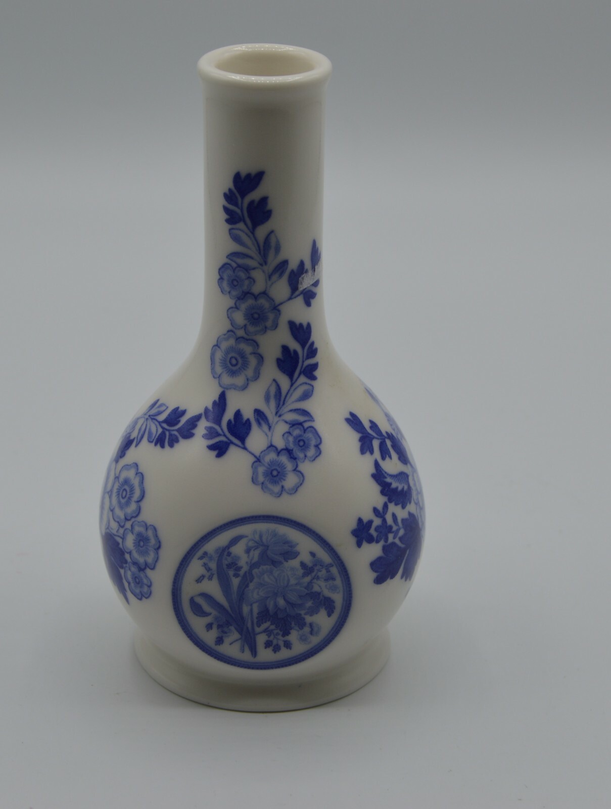 Spode L0906 Bud Vase Blue Room Collection White with Floral Toile