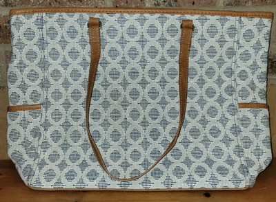 Thirty One Cindy Tote -  blue and white geometric circle weave pattern