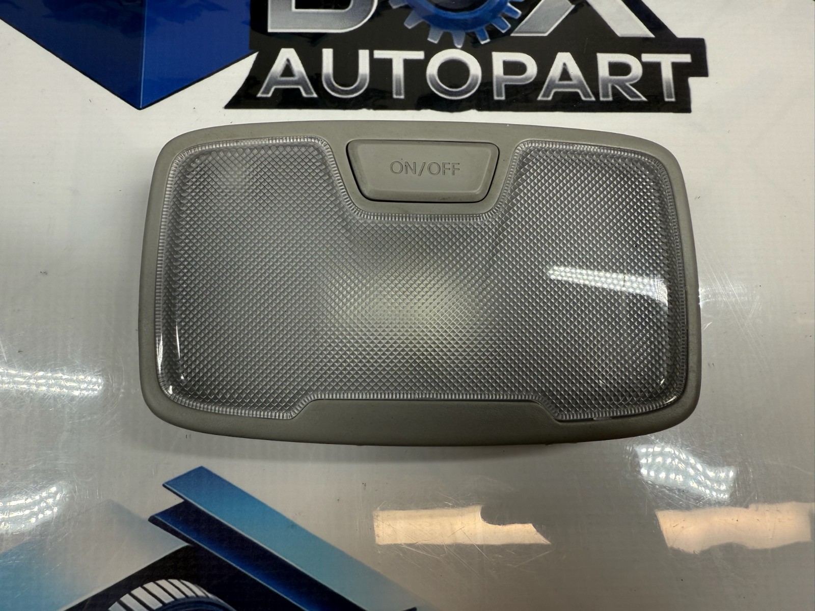 2011-2014 HYUNDAI SONATA INTERIOR REAR DOME MAP LIGHT OEM 92850-3SXXX