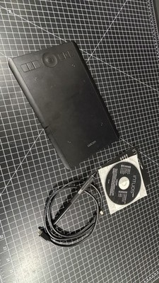Wacom Intuos Pro Pen Tablet 