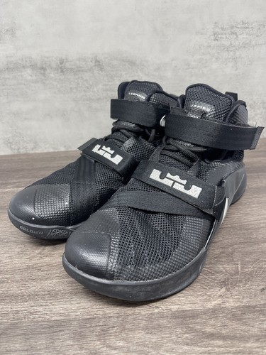 Nike Lebron Soldier 9 Shoes Mens 8 Black Silver 749417-001 - Picture 2 of 13