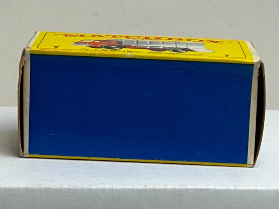 Matchbox No. 7 Ford Garbage Truck with Original Box, Nice - Image 4 of 4