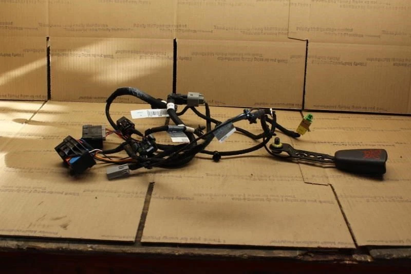 Volvo V70 2005 2006 2007 pasajero asiento delantero motores arnés de cables hebilla de cinturón Foto 2 de 4