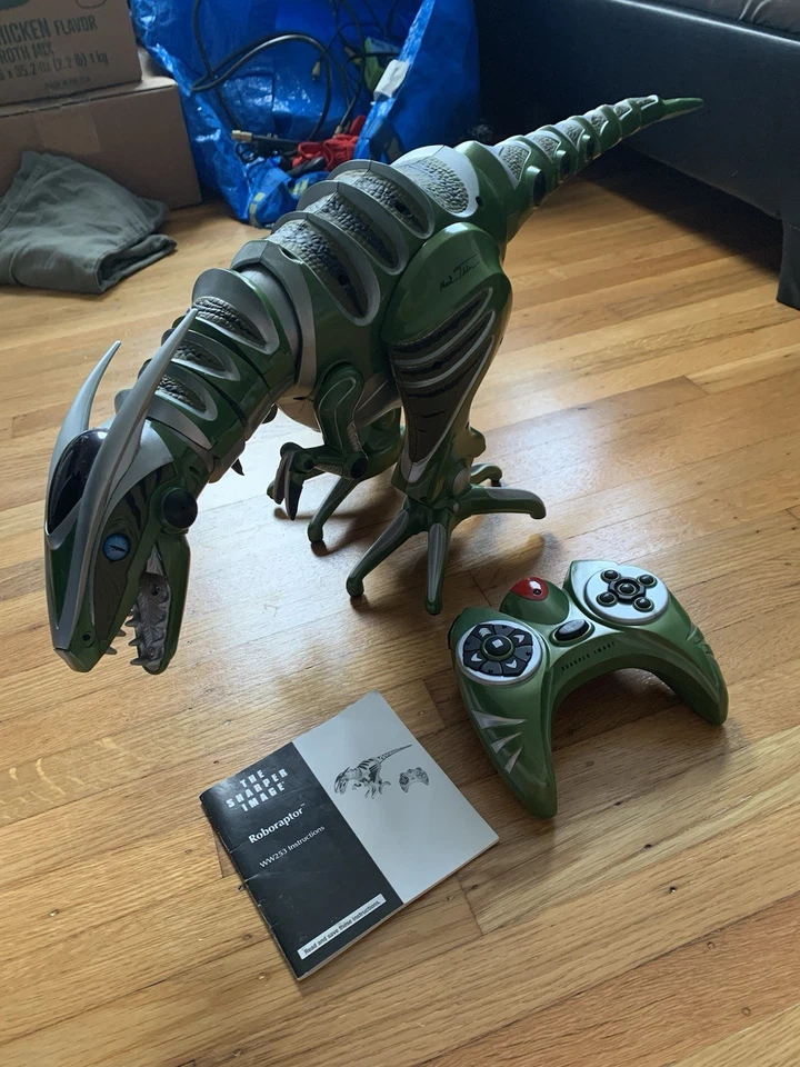 WowWee LARGE 32" Large GREEN INTERACTIVE ROBORAPTOR Dinosaur with REMOTE-TESTED - Image 4 of 4