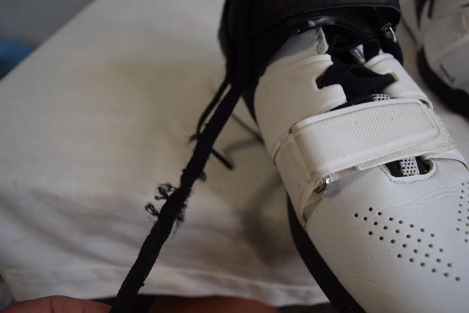 Zapatos Reebok Legacy Lifter II para hombre 9 blancos negros levantamiento de pesas CJ Cummings Foto 3 de 4