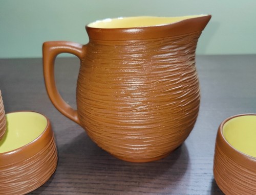 VTG Pigeon Forge Pottery Pitcher Set 6 Cups Brown Exterior Yellow Interior EUC - Picture 5 of 17