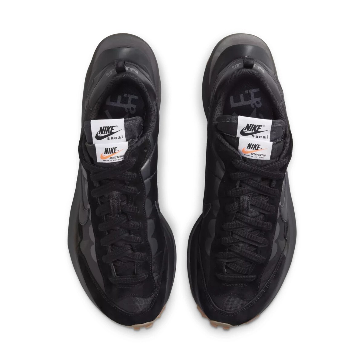sacai ×Nike Vapor Waffle Black and White Nike x sacai VaporWaffle 'Black and White' Release Date
