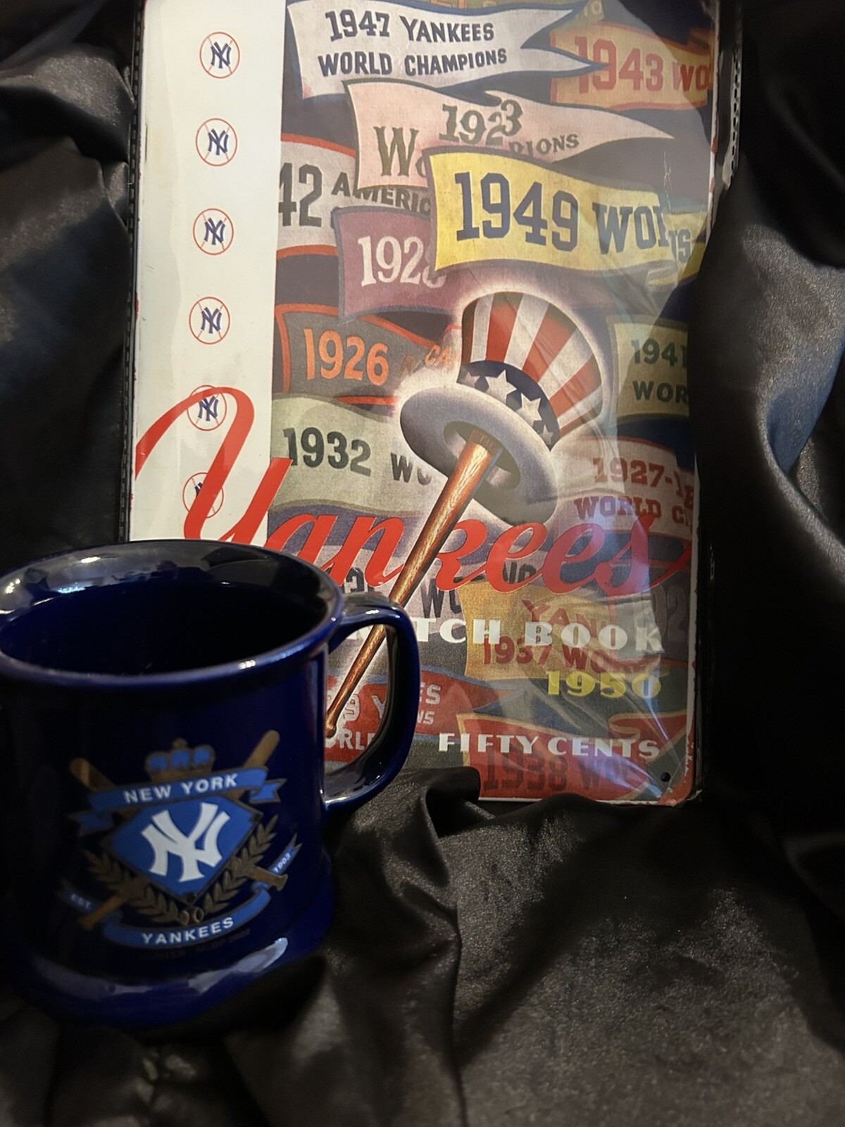 New York Yankees Logo Mug, 8x12 NY Yankees Tin Sign. SEE DESCRIPTIONS.