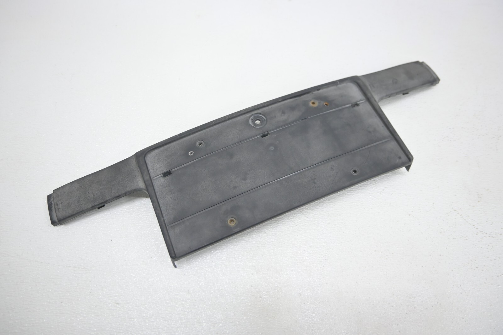 ⭐ 9399 Bmw E36 3 Series Front Bumper Cover License Plate Bracket Base