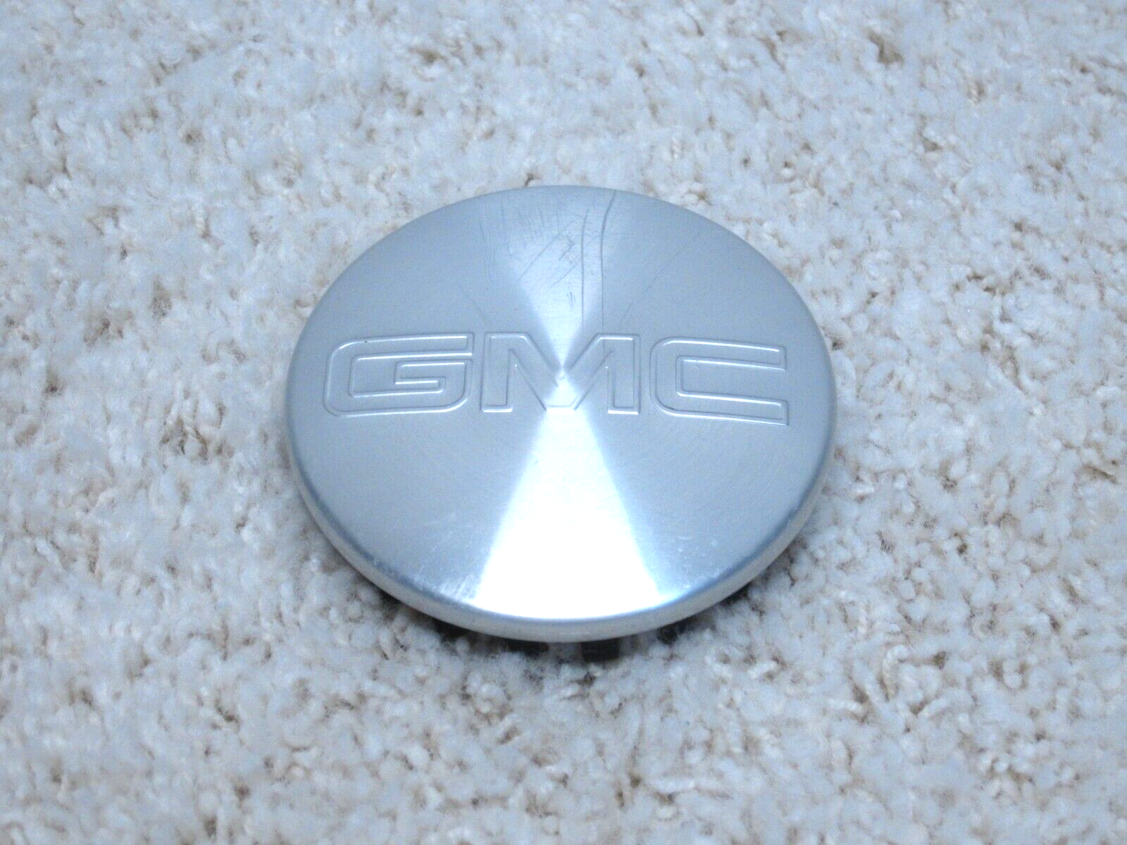 GMC SAVANA, SIERRA, YUKON OEM ALLOY WHEEL CENTER CAP 9595383 #2A-10