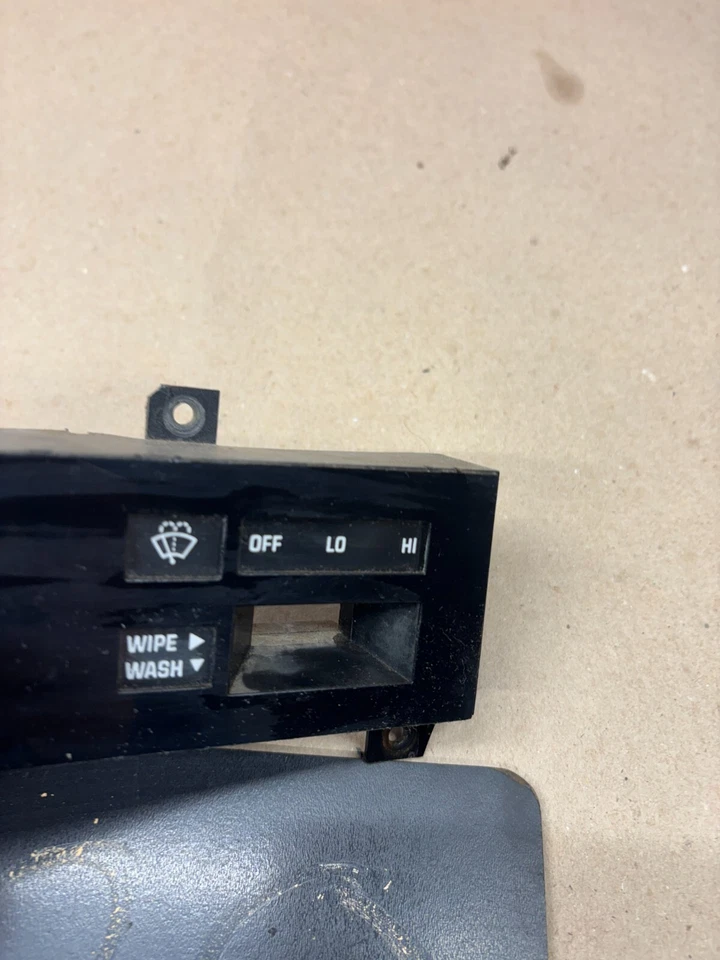 Camión Dodge Ramcharger 1981-1993 W150 D250 limpiaparabrisas interruptor bisel puerta OEM Foto 2 de 4