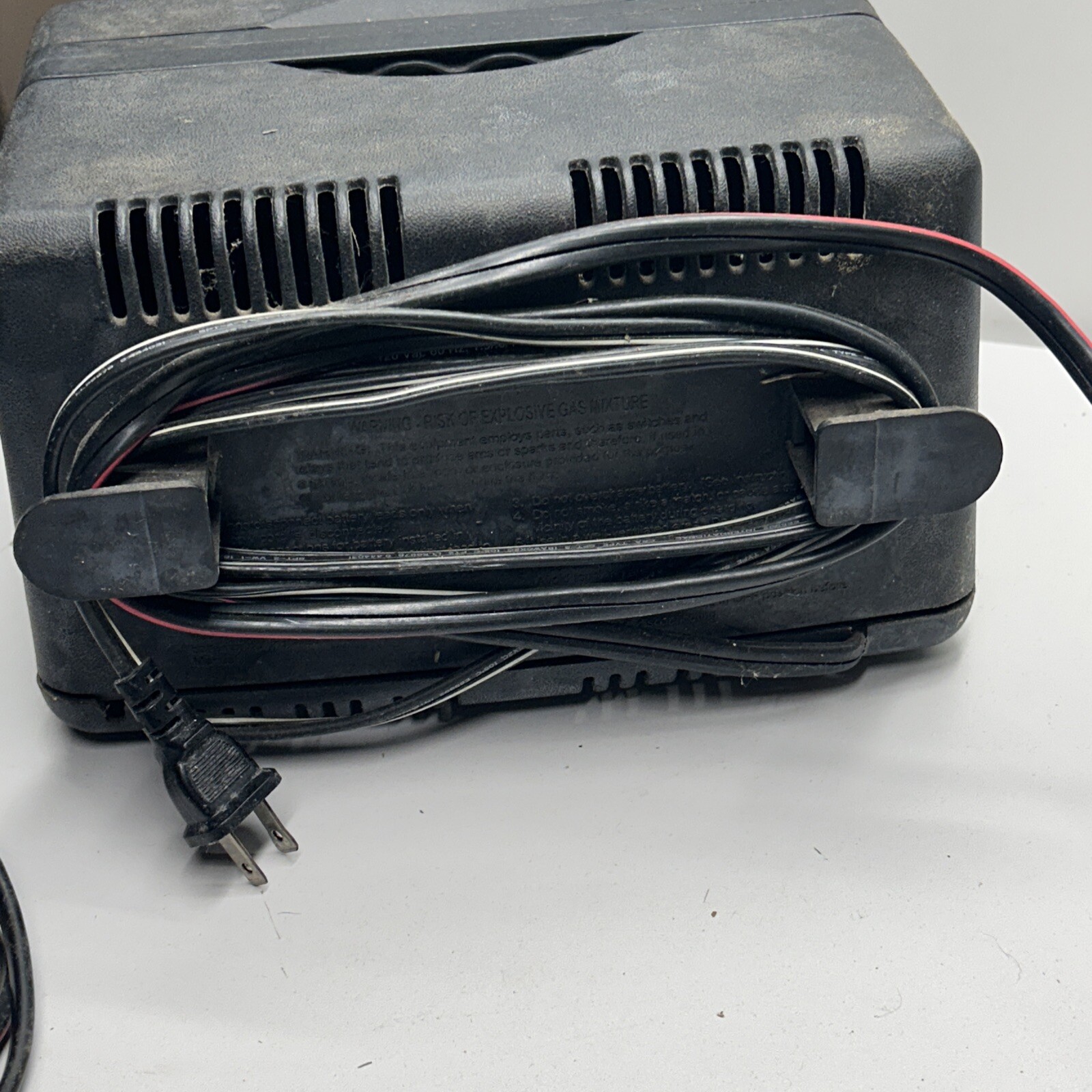 DieHard 6 / 12 Volt Battery Charger Engine Starter Fully Automatic 10/2