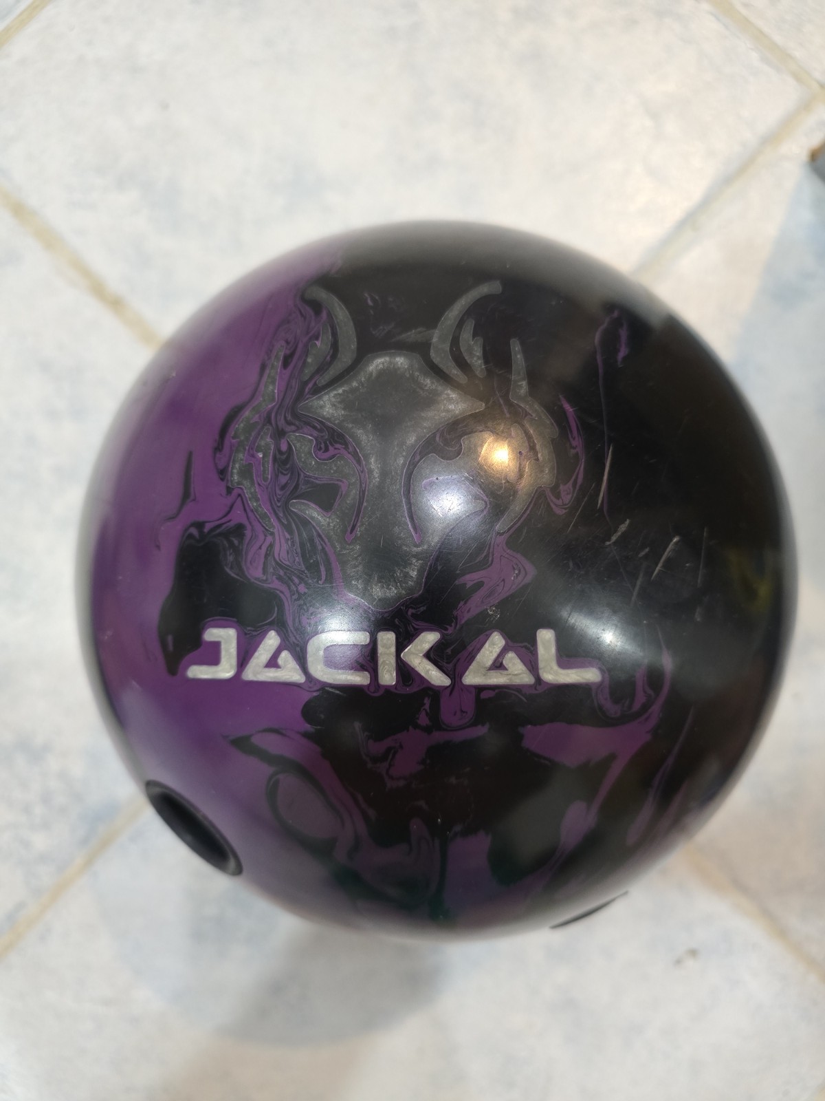 MOTIV JACKAL GHOST BOWLING BALL / 14# / USED
