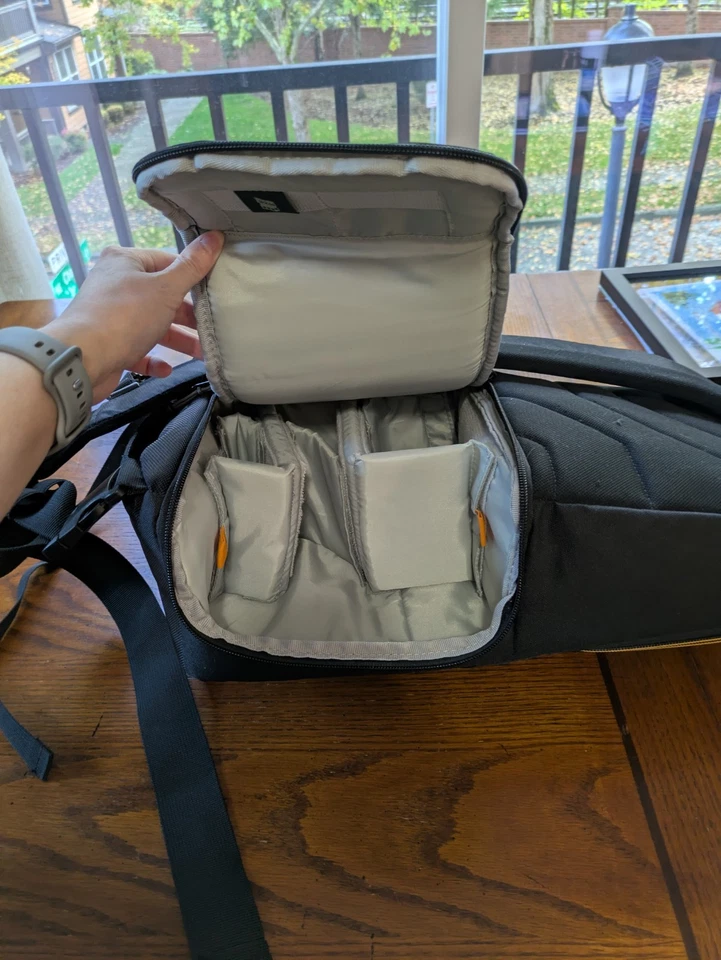 Mochila Lowepro Slingshot Edge 250 AW para DSLR compacta con lente adjunta Foto 3 de 4