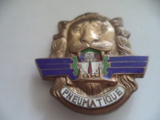 pucelle militaire ARMEE TERRE TRAIN pneumatique ( france libre)
