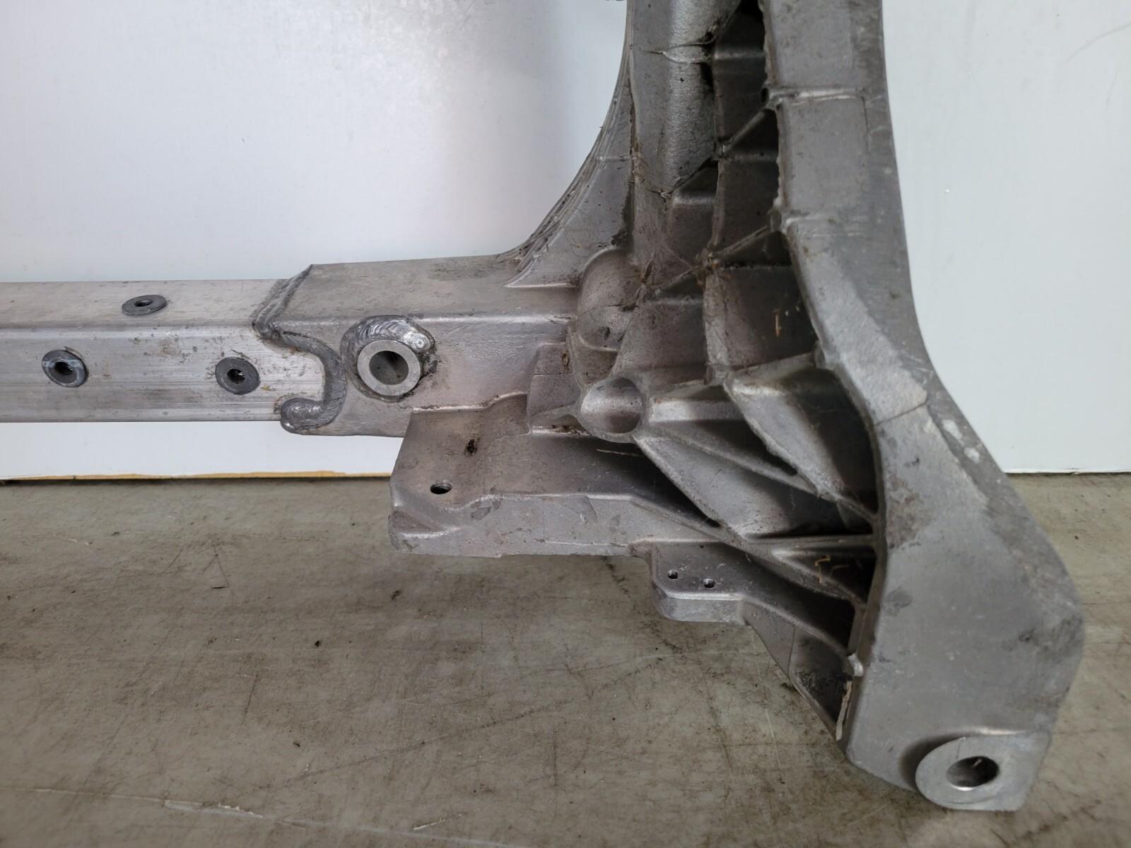 2014-2017 MASERATI GHIBLI RWD FRONT SUBFRAME CRADLE CROSSMEMBER OEM