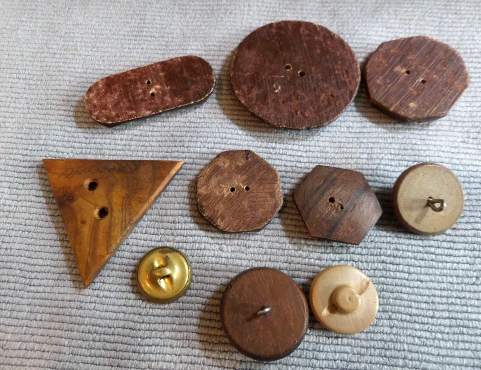 10 Vintage Antique Wood Picture Buttons VARIOUS SIZES SHAPES PATTERNS - Image 3 of 4