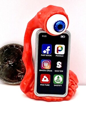 New Zuru Mega Gross Eye Phone Vs I Phone Series 2 PRETTY COOL