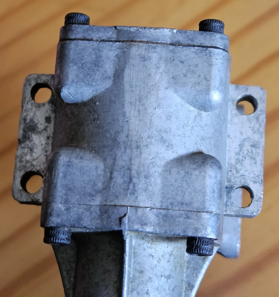 VINTAGE K&B 40 RC CL SEIZED ENGINE WITH BOX FROM ANOTHER MODEL AS IS GS18 - Image 2 of 4