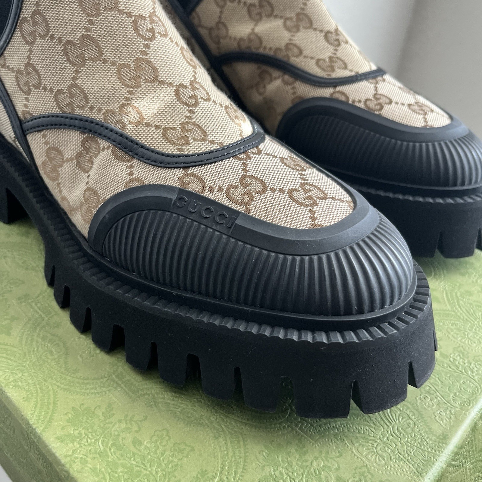 NEW Women’s GG Gucci Canvas Tan and Black Monogram Ankle Boots - EU 40/US 10 thumbnail 10