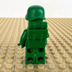 LEGO Toy Story: Green Army Man Medic BACKPACK, KIT toy002, 7595, ON PATROL, 2010