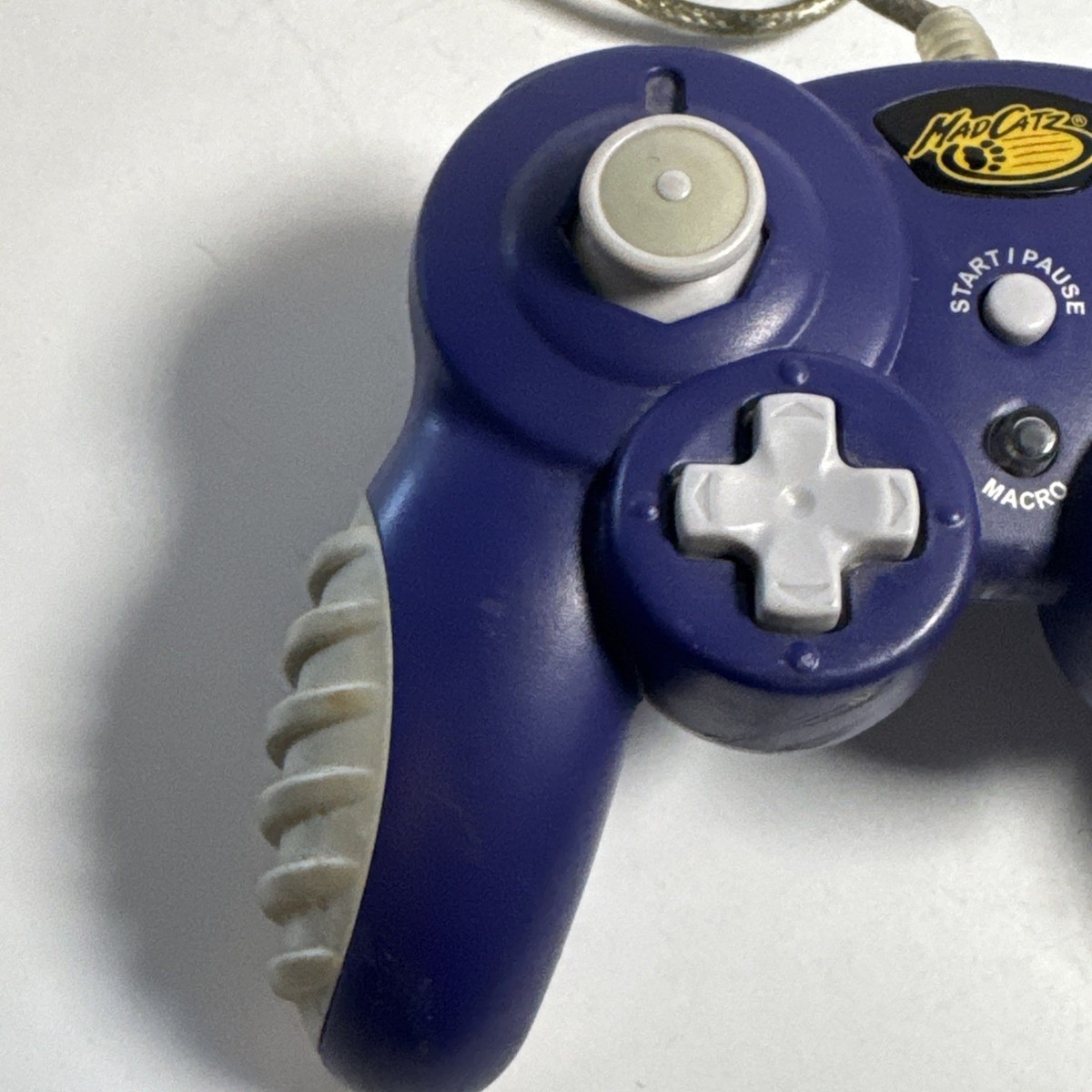 MAD CATZ Wired Nintendo GameCube Controller Purple #5626 Madcatz