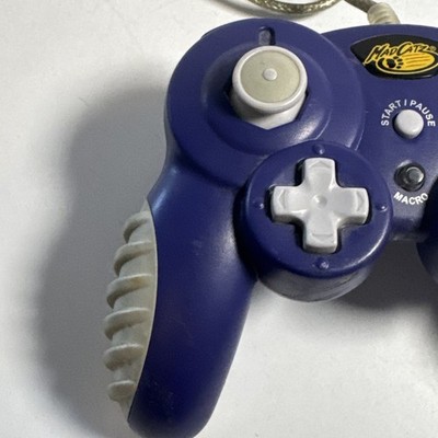 MAD CATZ Wired Nintendo GameCube Controller Purple #5626 Madcatz