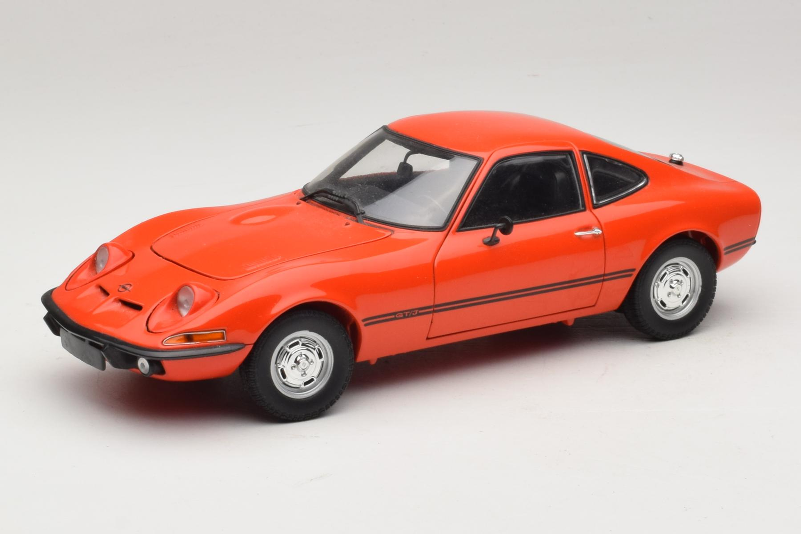 180049028 Opel GT/J Red Minichamps 1/18
