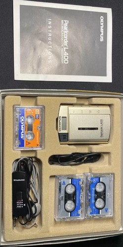 GRABADORA MICRO CASSETTE OLYMPUS L-400 COMPLETA CON ACCESORIOS Y CINTAS EN CAJA - Imagen 3 de 4