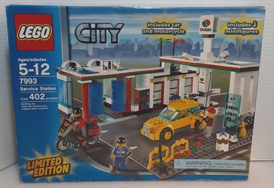 BRAND NEW SEALED LEGO CITY #7993 LIMITED EDITION CAR WASH SERV STATION 402 PCS. 