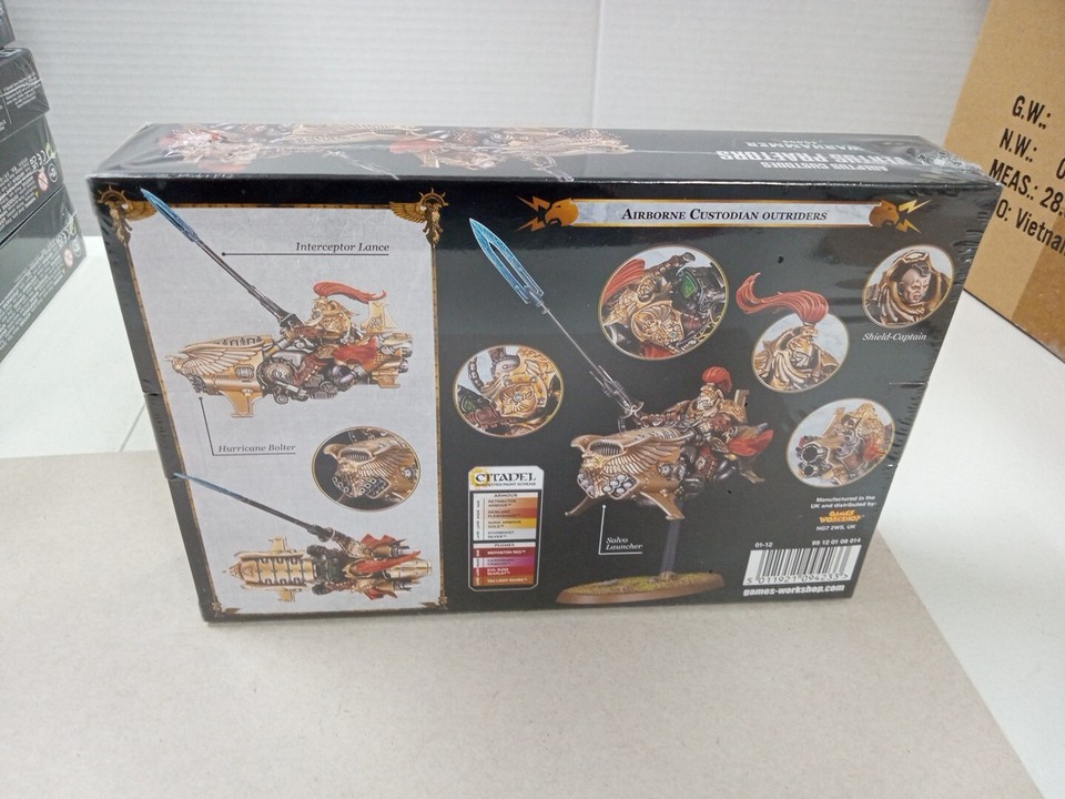 The smoke bases for Adeptus Custodes Vertus Praetors are one of our top selling products, so we decided to add 2 new models to the collection! We recieved feedback to create a