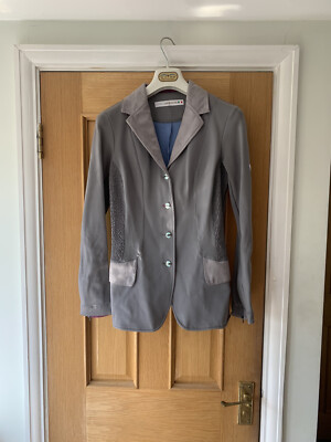Animo Show Jacke - BRANDNEU
