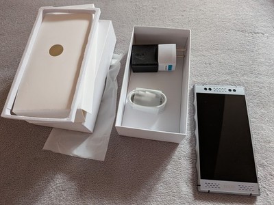Red Hydrogen One In Silber Gebraucht Top Zustand Ohne Simlock