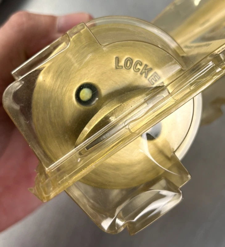 Kwikset Single Keyed Deadlock 880 CP Latón Satinado Nueva Caja Abierta Foto 3 de 4