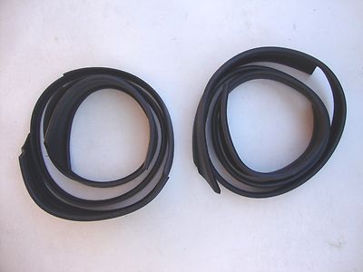 1955 1956 1957 55 56 57  FORD THUNDERBIRD T BIRD REAR  FENDER SKIRT RUBBER NEW*