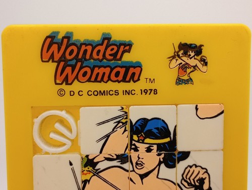 Vtg. 1978 DC Comics Inc. Wonder Woman Slide Tile Puzzle COMPLETE Hong Kong - Picture 2 of 6