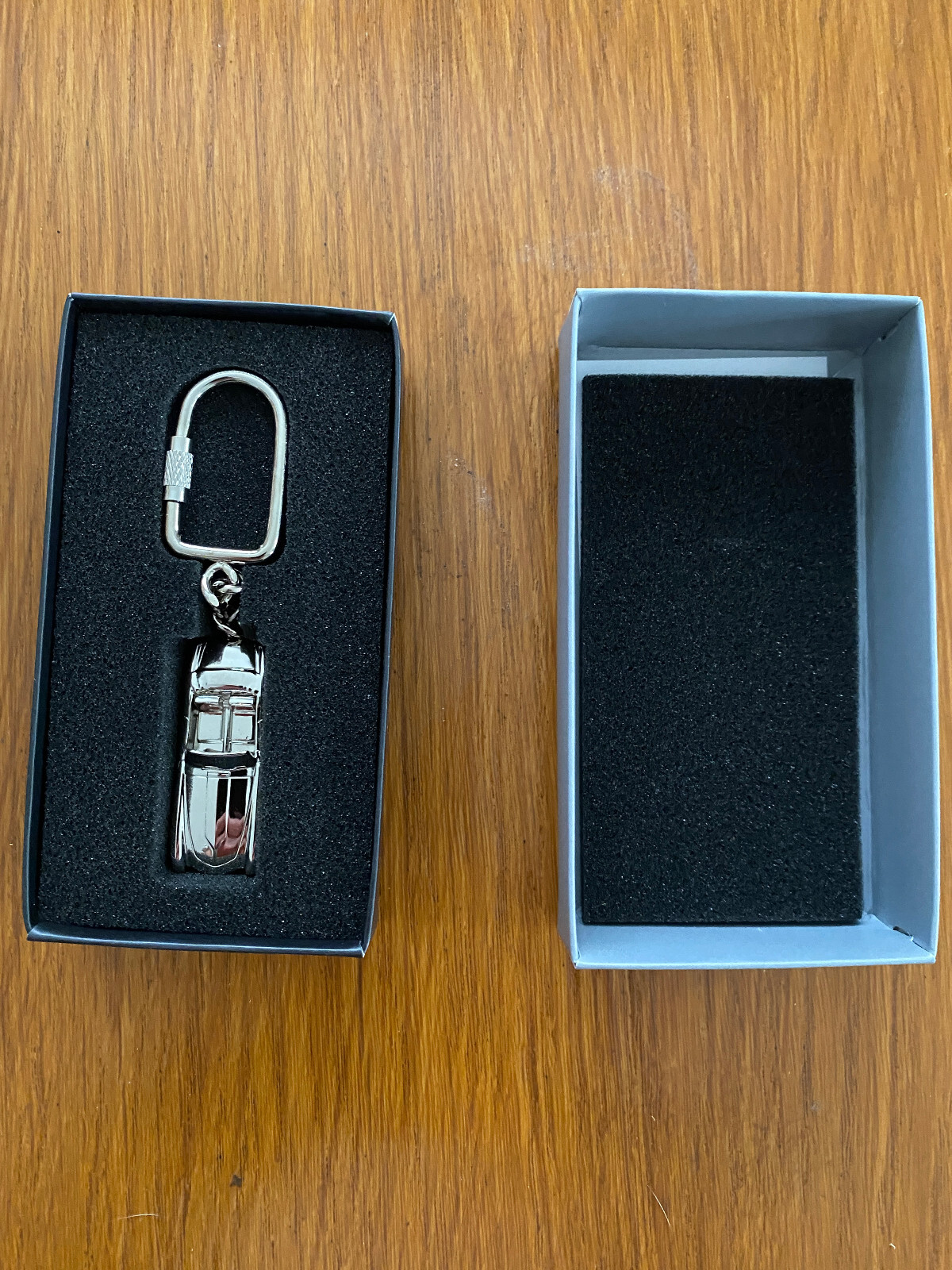 Original BMW Classic Schlüsselanhänger BMW 507 80272463141 online  