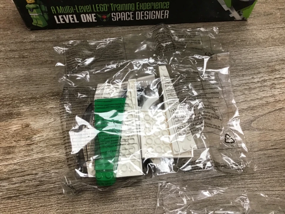 LEGO® 20200 Master Builder Academy Level One Space Designer New Open Box - Image 4 of 4