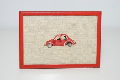 STICKEREI IM RAHMEN VW VOLKSWAGEN KÄFER KAFER ROT AUSGEZEICHNET 13,4 CM X...