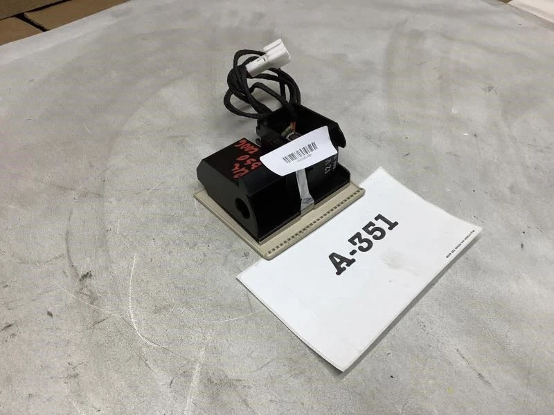 2006 MERCEDES BENZ CLK350 PAINEL DE TOMADA DE ENERGIA PAINEL FABRICANTE DE EQUIPAMENTO ORIGINAL+ - Imagem 2 de 4