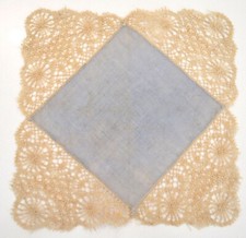 ANTIQUE EDWARDIAN HANKY CLUNY LACE STYLE BEIGE WITH BLUE CENTER FINE COTTON