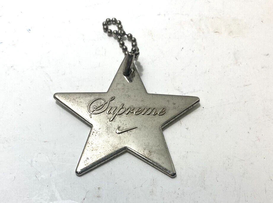 Nike Supreme Shoe Tag Hang Tag Porte clés métal STAR