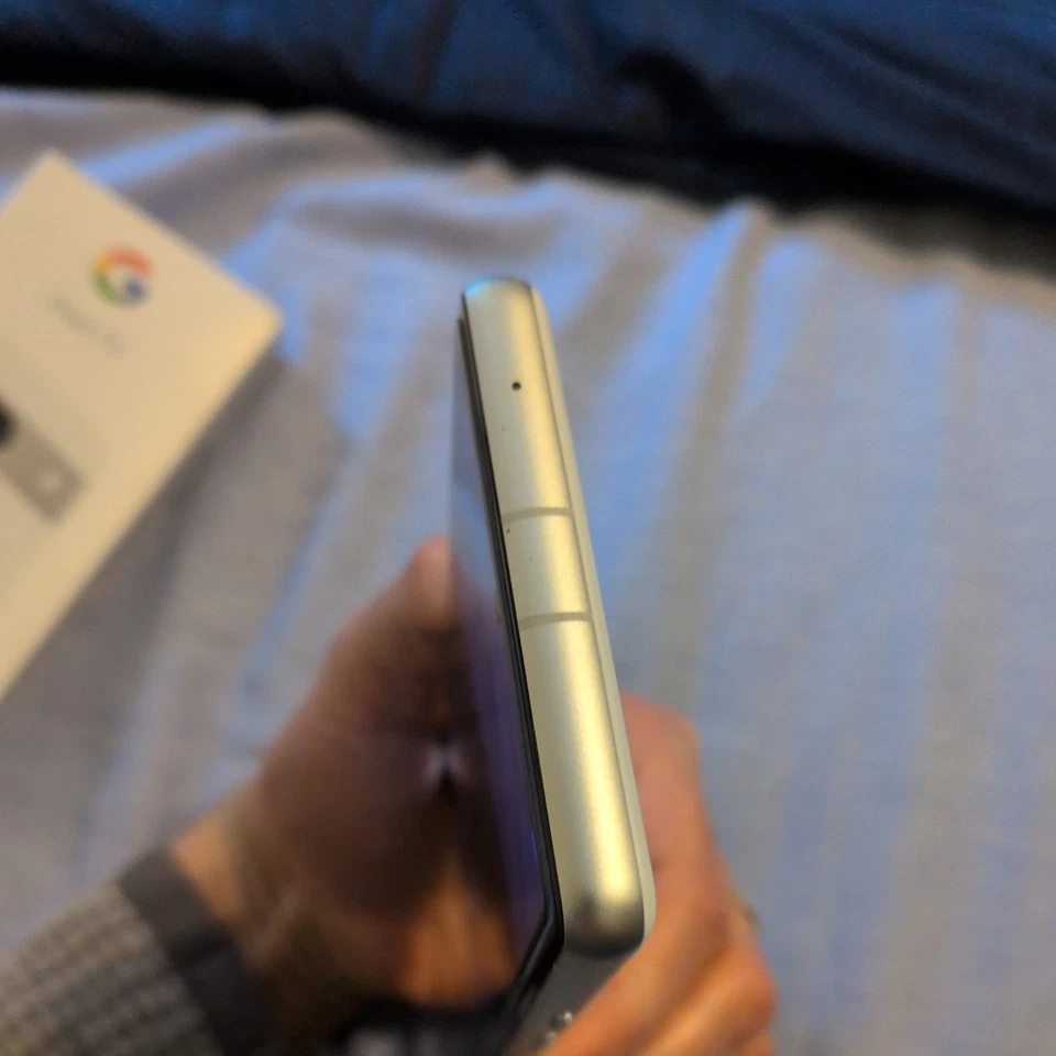 Google Pixel 7a 128GB White Unlocked – Excellent Condition - Image 4 of 4