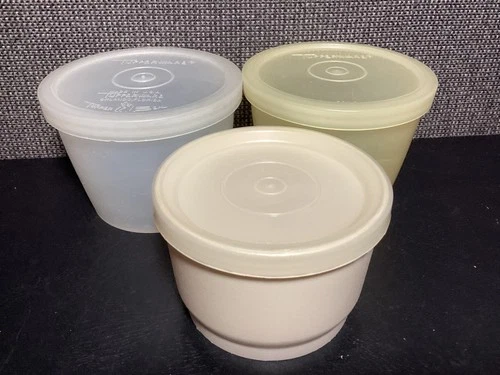 Lot of 3 Small Tupperware CONTAINERS # 124 (x2) w/ LIDS #304 & #1229 w/LID #297