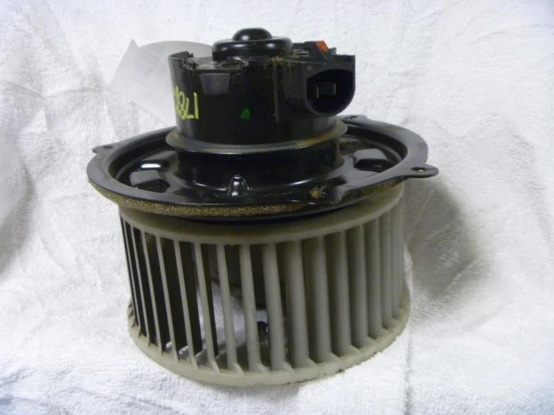 Двигатель вентилятора подходит для 94-96 MUSTANG 271647 - Изображение 2 из 2