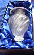 LALIQUE FROSTED VASE BEAUTIFUL CRYSTAL