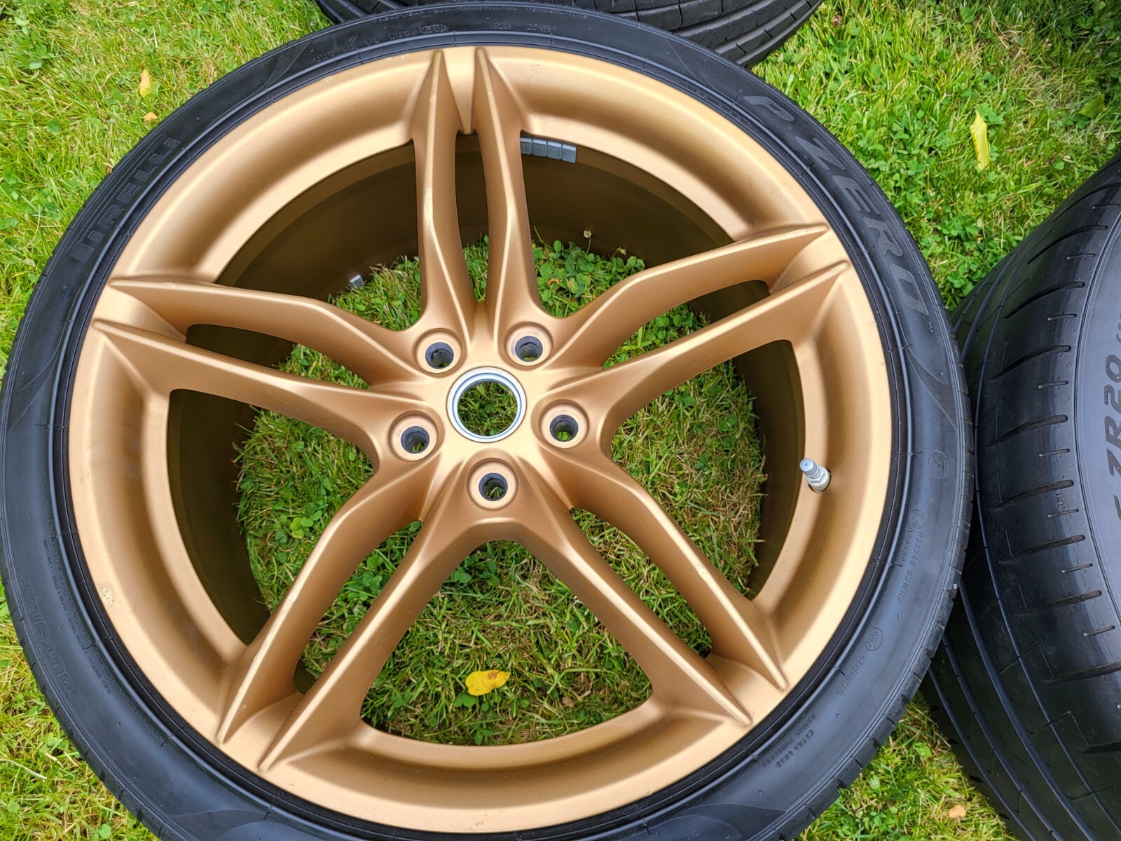 Ferrari 812 Superfast Wheel Rims_Pirelli Tires_324158_324159_10X20_11.5X20