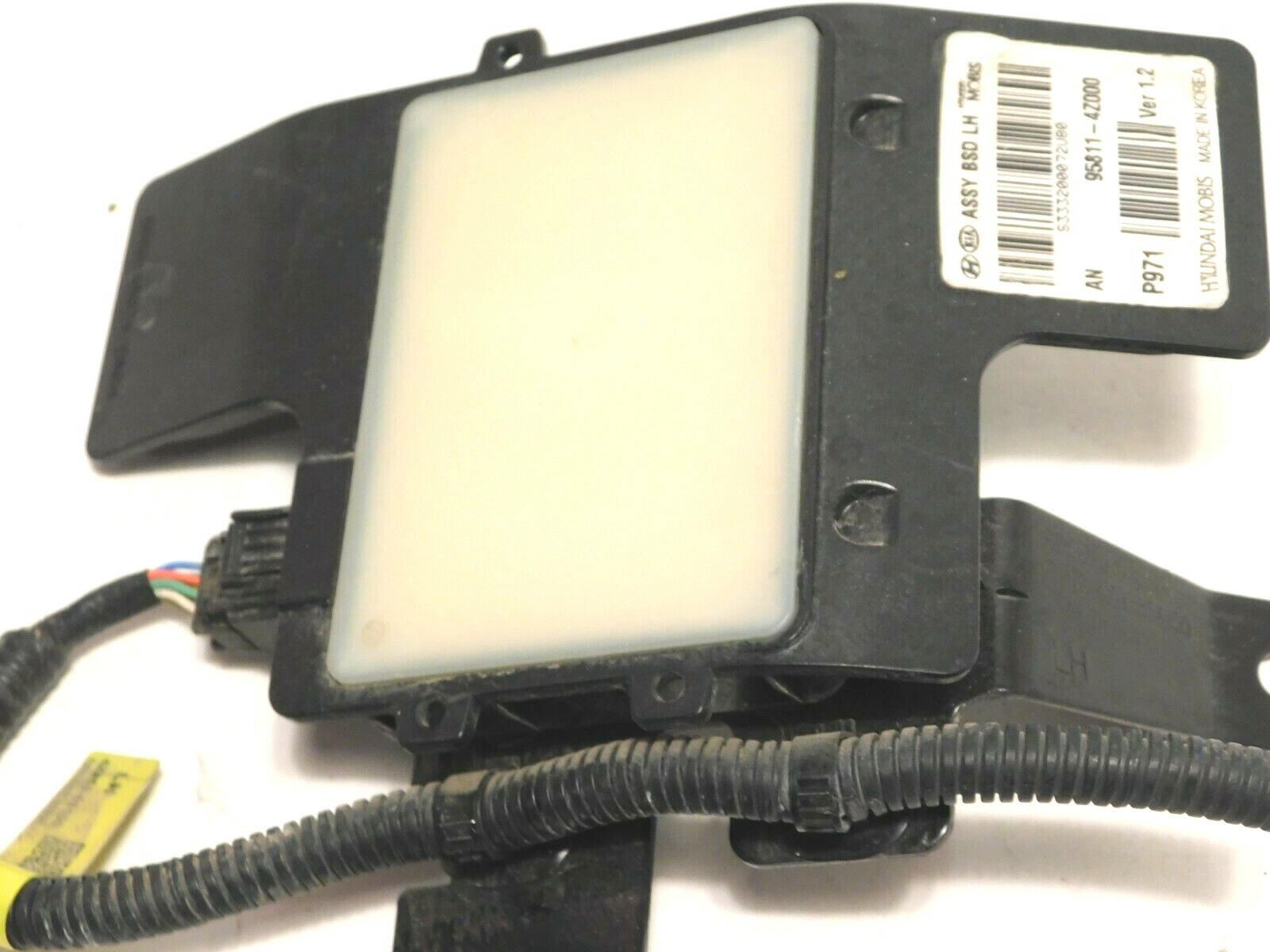 13-16 Hyundai Santa Fe Sport BLIND SPOT DETECTION SENSOR RADAR MODULE BRACKET