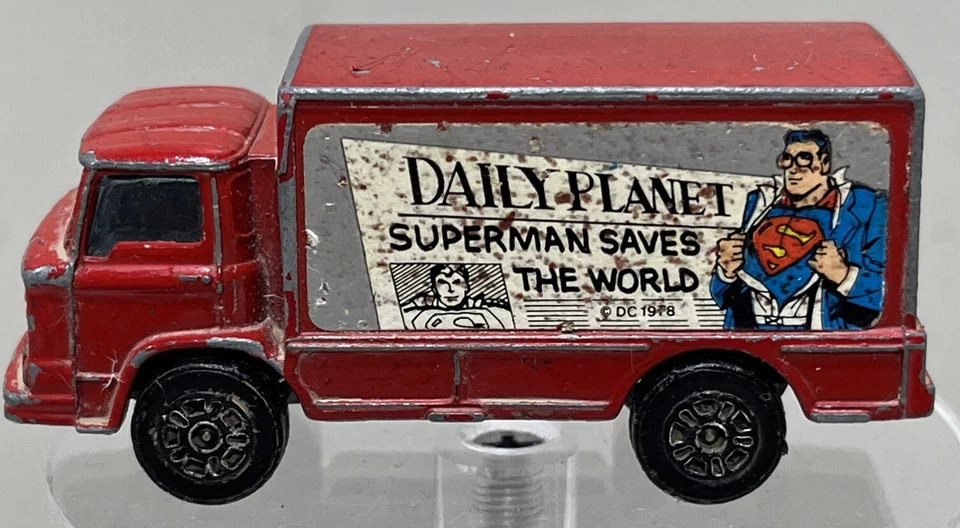 Corgi Juniors Leyland Terrier Daily Planet Superman Diecast Truck - Image 3 of 4